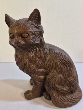 Vtg Hand Crafted Cat Figurine Red Mill Mfg. Resin